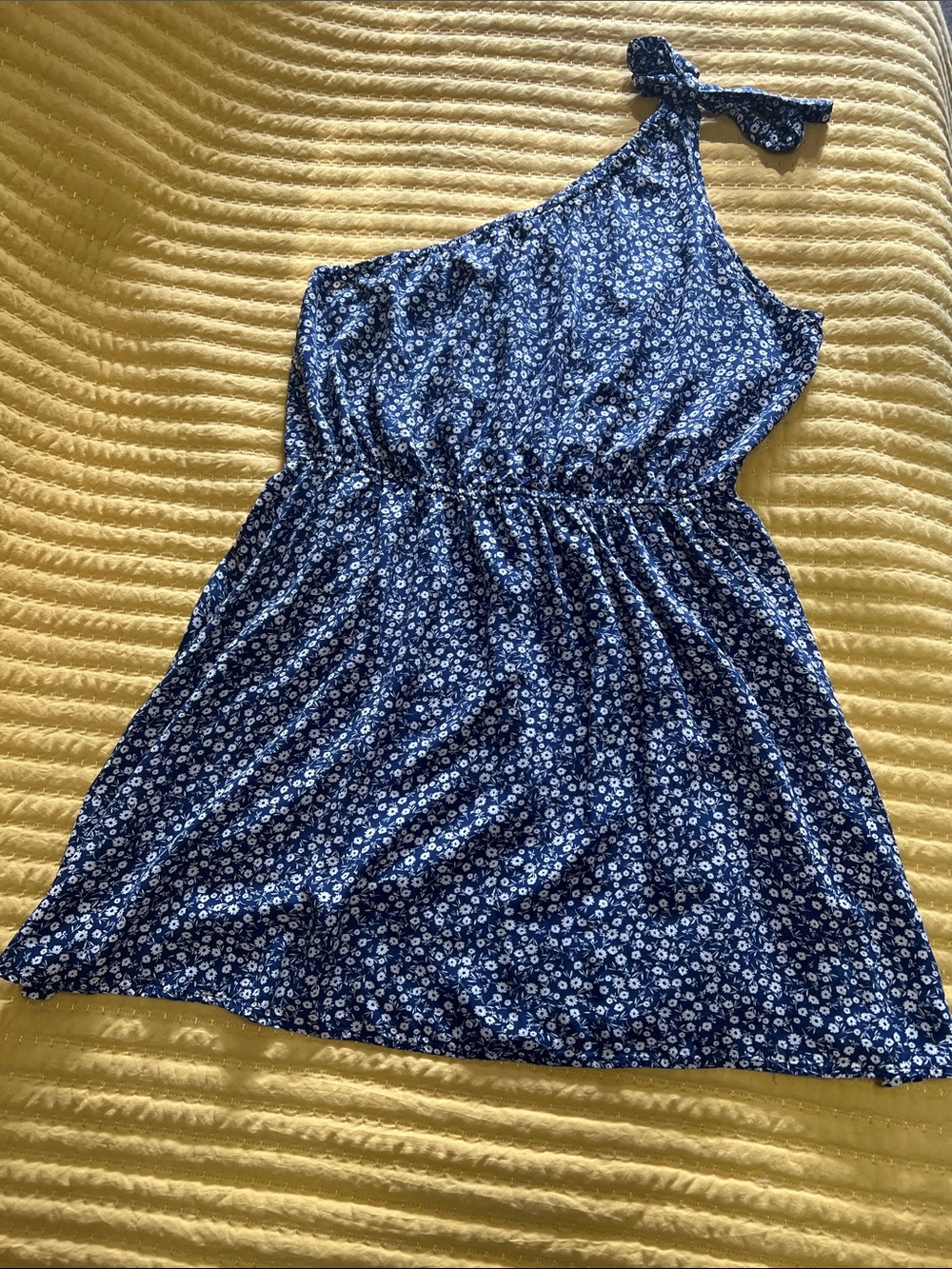 Cupshe Blue Floral One-Shoulder Tie-Shoulder Dress